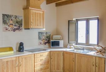 Oliveira Country House has Balcony rooms