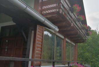 Apartment Prolje  e has Balcony rooms