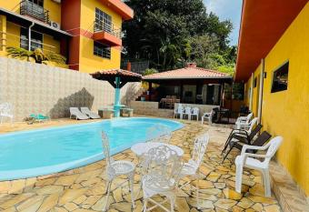 Residencial Vista Bela allows 18 year olds to book a room