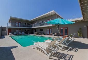 Desert Hot Springs Inn has Balcony rooms
