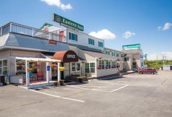 Eastern Inn has Balcony rooms
