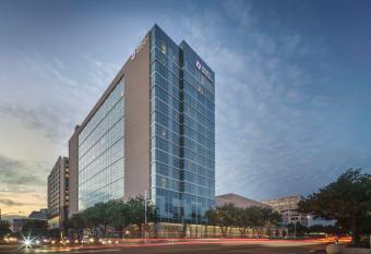 Hyatt Regency Houston/Galleria has Balcony rooms