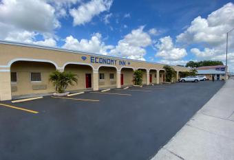 Economy Inn has Smoking rooms