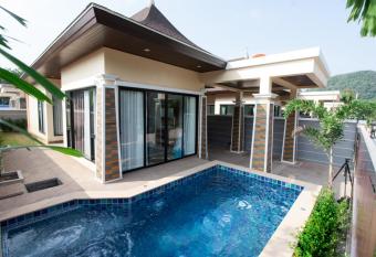 Aonang Oscar Pool Villas has Balcony rooms