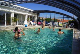 Appartements Les D  ferlantes Mimizan-plage has Balcony rooms