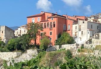 Palazzo Gentilizio de Maffutiis has Balcony rooms
