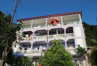 Badu Guest House has Balcony rooms