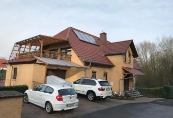 Privatzimmer K  nig has Balcony rooms