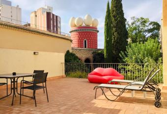 The Museum Apartments allows 18 year olds to book a room