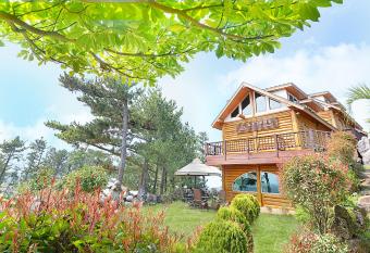 Attene Pension has Balcony rooms