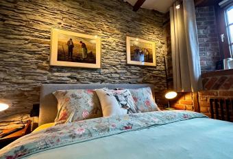 La Remise - Les Chambres has Balcony rooms