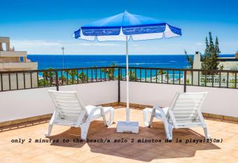 Apartamentos las G  ndolas allows 18 year olds to book a room