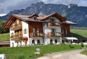Agriturismo Pianrestel has Balcony rooms