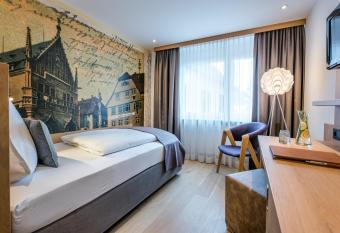 Hotel Krone has rooms with a private hot tub