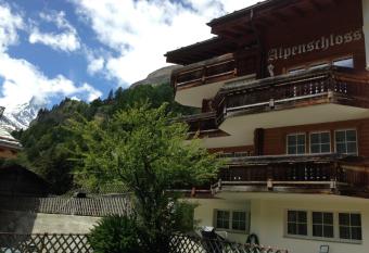 Haus Alpenschloss allows 18 year olds to book a room