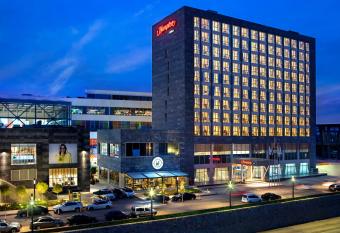 Hampton By Hilton Kocaeli Symbol has Smoking rooms