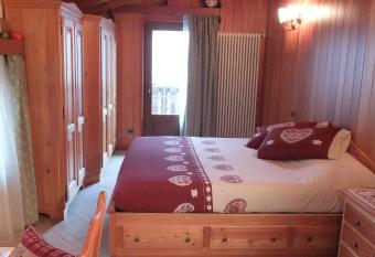 Maison Gaudenzio has Balcony rooms