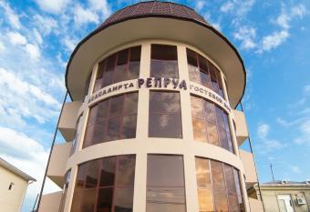 Reprua Guest House has Balcony rooms