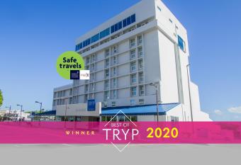 TRYP by Wyndham Isla Verde has Balcony rooms