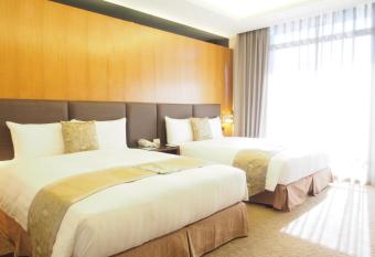 Fuli Hot Spring Resort allows 18 year olds to book a room