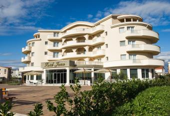 Hotel Jana has Balcony rooms