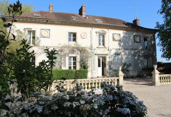 Domaine De Marguerite has Balcony rooms