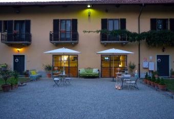 Tenuta Ajrale has Balcony rooms