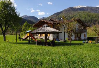 Agriturismo Fattoria Dalcastagn   has Balcony rooms