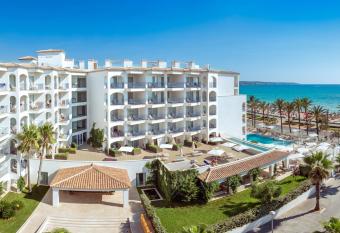 Myseahouse Flamingo - Adults Only 4* Sup allows 18 year olds to book a room