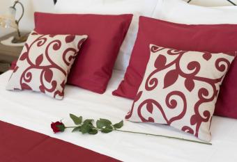 B&B Palazzo Tornabene has Balcony rooms