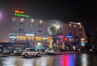 Hotel Easy Retreat has Balcony rooms