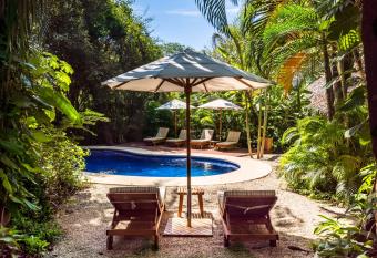 The Sunset Shack has Balcony rooms