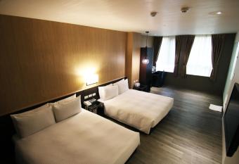 LIHO Hotel Hankou allows 18 year olds to book a room