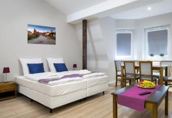 Emaus Apartments allows 18 year olds to book a room