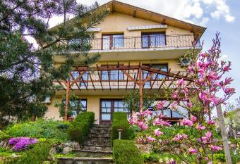 Villa Relax has Balcony rooms