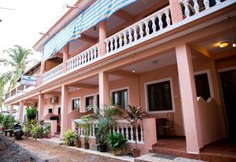 Stanleys Guest House has Balcony rooms