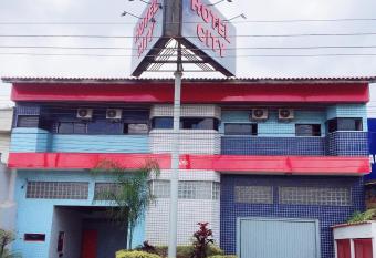 Hotel City I allows 18 year olds to book a room