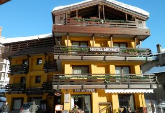Hotel Meynet has Balcony rooms