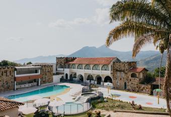 Hotel El Castillo Chinauta has Balcony rooms