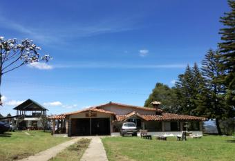 Al Bosque Hostel & Glamping allows 18 year olds to book a room