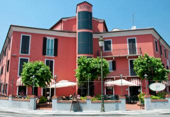 Albergo Rond   has Balcony rooms