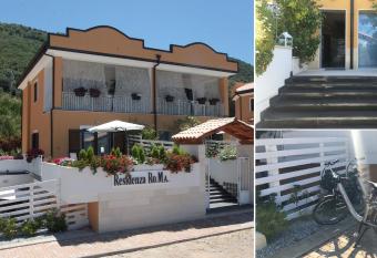 Residenza RoMa has Balcony rooms