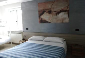 Osteria dell Americano has Balcony rooms