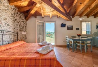 L Oro Rosso has Balcony rooms