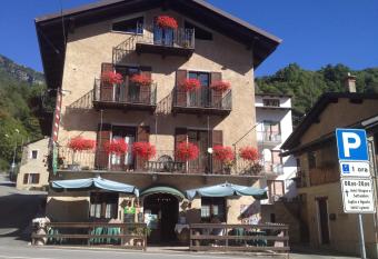 Locanda Spada Reale allows 18 year olds to book a room