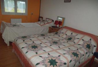 Les Chambres Du Rochereuil has Balcony rooms