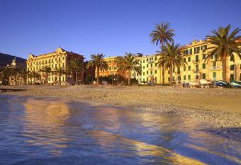 Vicino al mare allows 18 year olds to book a room