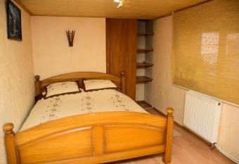 Bazar Motel has Smoking rooms