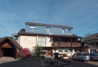 Haus Gisela has Balcony rooms