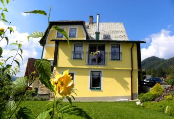 Landhaus Semmering allows 18 year olds to book a room